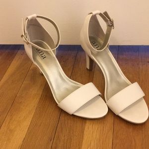ANA strapped short heel open toe Sz 8.5